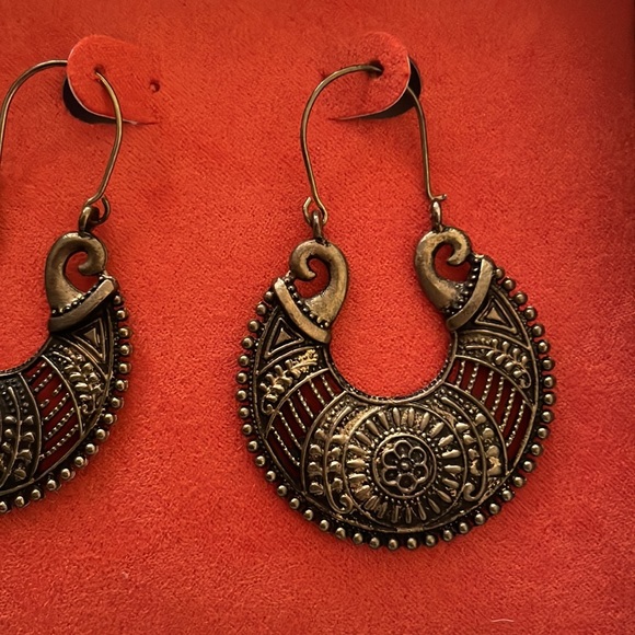 Lucky brand mute gold earrings - Picture 4 of 4